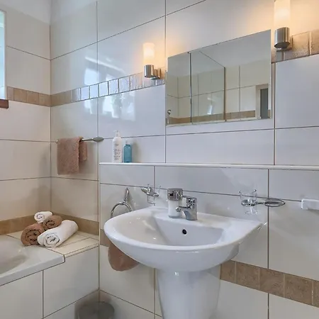 Villa Una Vikendica Vizinada