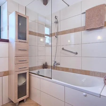 Villa Una Vikendica Vizinada