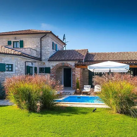 Villa Una