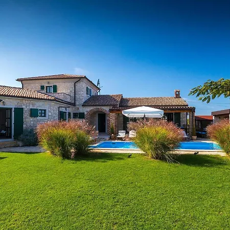 Villa Una Holiday home